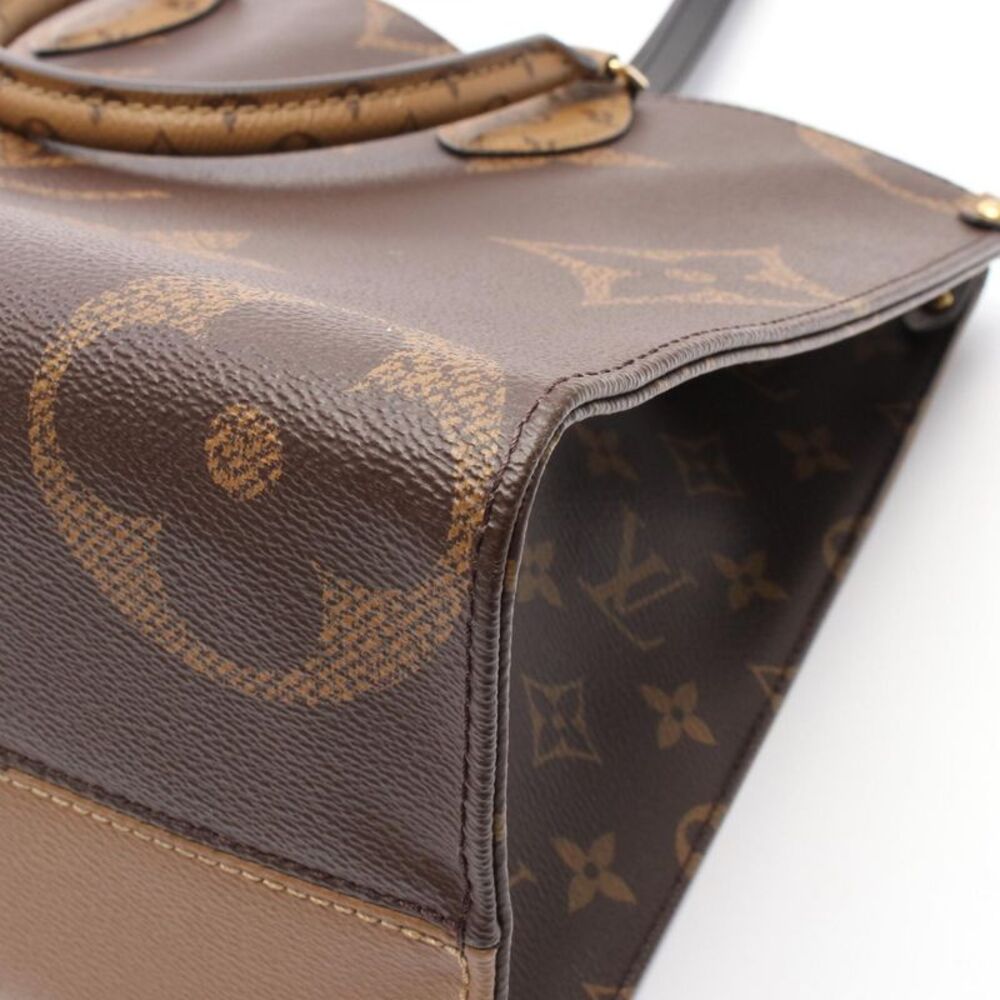 Louis Vuitton Onthego MM Monogram Leather Tote Bag - Picture 6 of 6